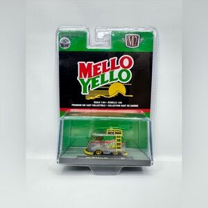 M2 Machines 1960 Delivery Van Mello Yello Raw Super Chase 1/250 Error